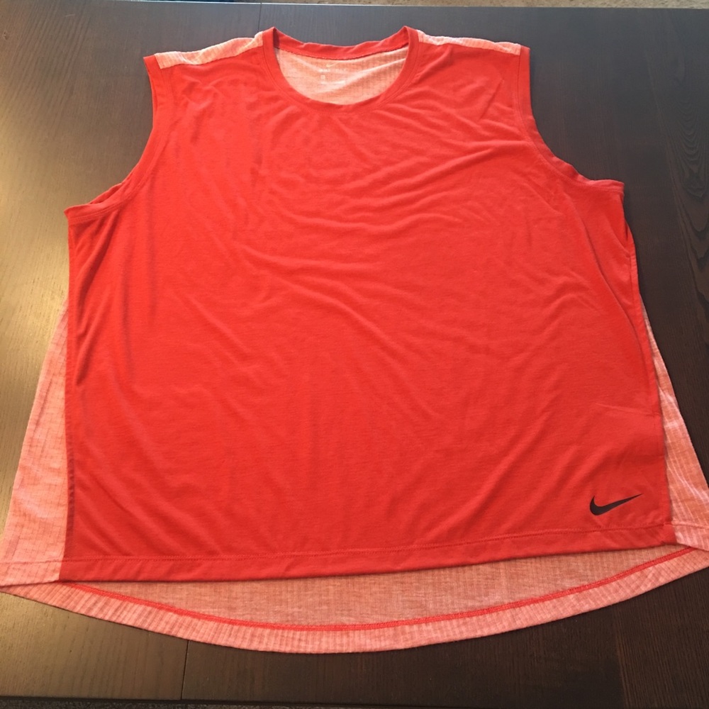 Nike Breathe XL (16-18) Women’s Training Tank